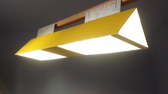 Muebles y lámparas LED reciclables desde España