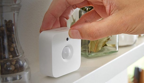 Ahorra energía con el sensor de movimiento Philips Hue