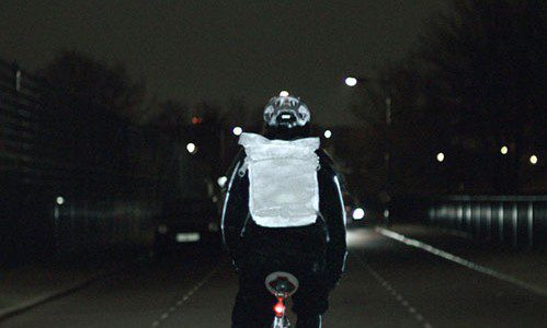 Volvo crea LifePaint, un spray reflectante para ciclistas