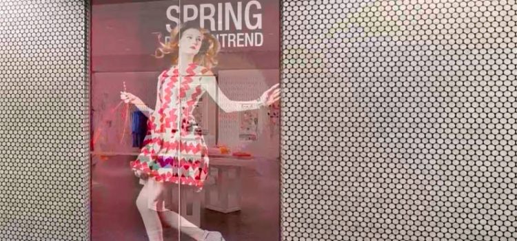Puertas OLED automáticas de LG y ASSA Abloy